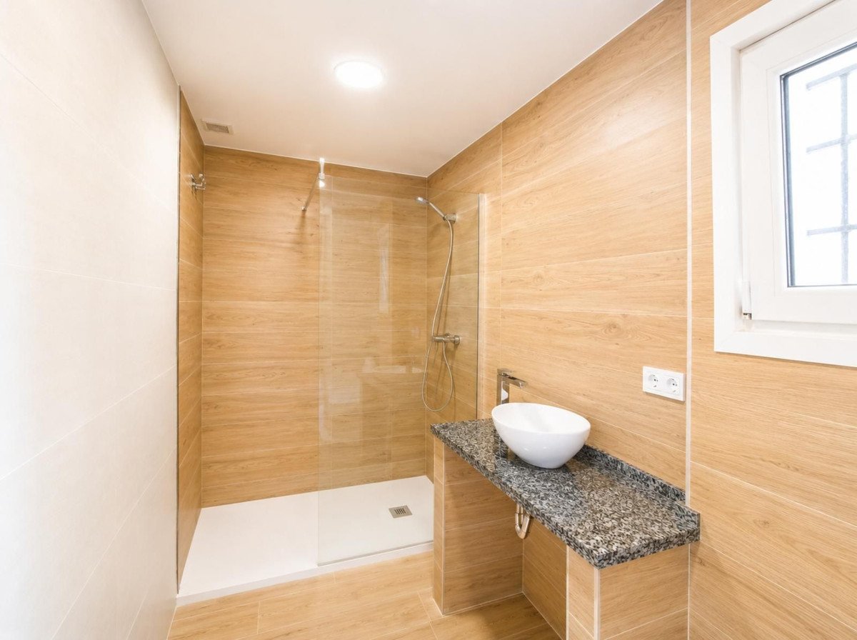 3 Bed Middle Floor Apartment in Los Tilos