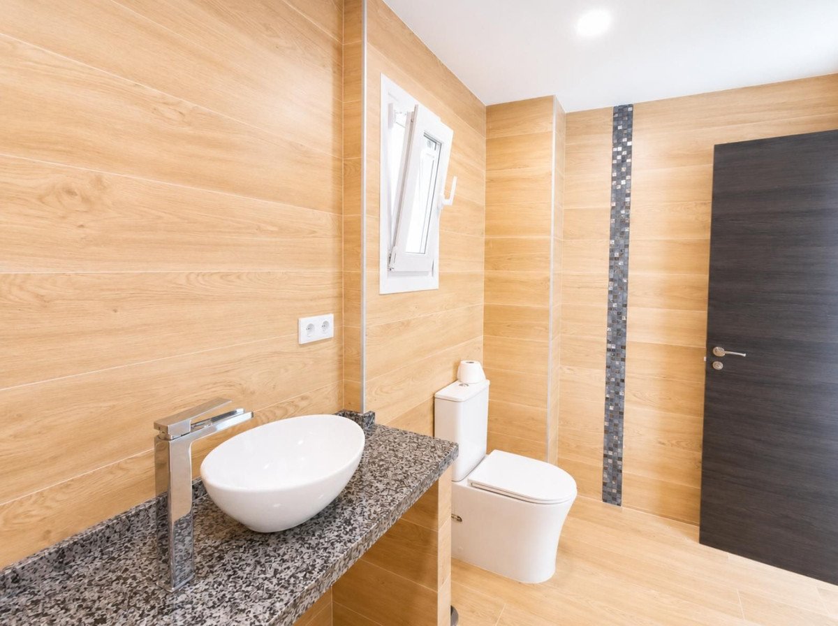 3 Bed Middle Floor Apartment in Los Tilos