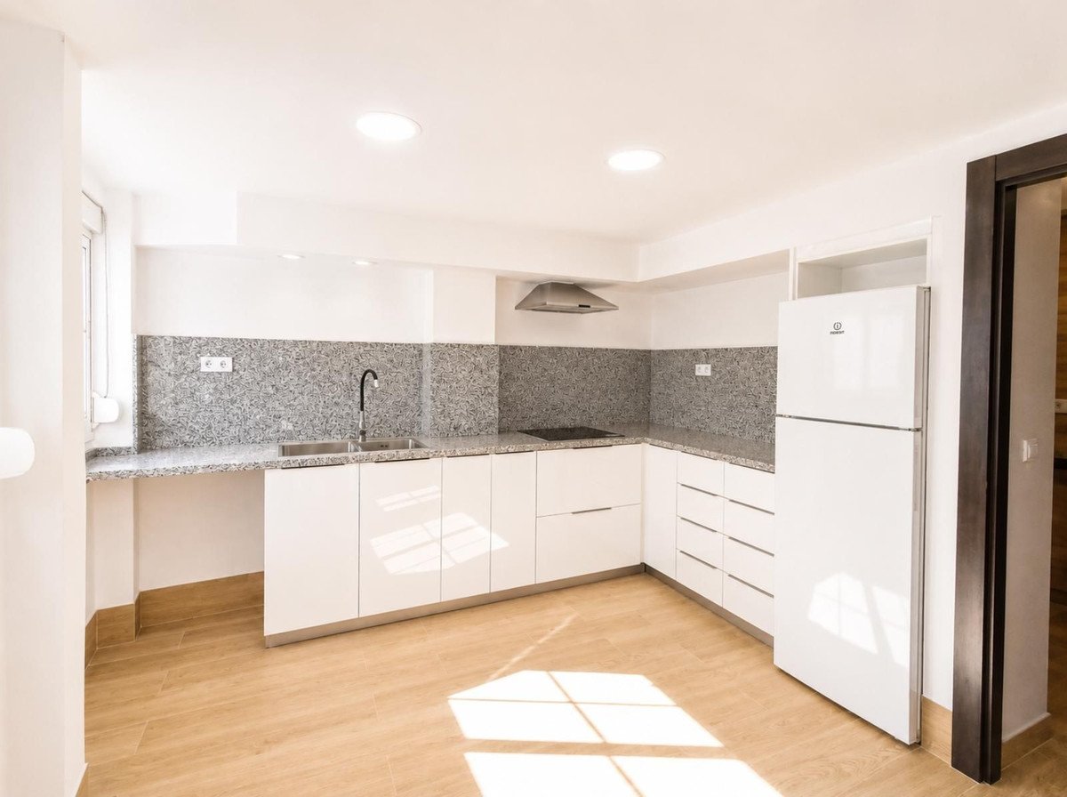 3 Bed Middle Floor Apartment in Los Tilos
