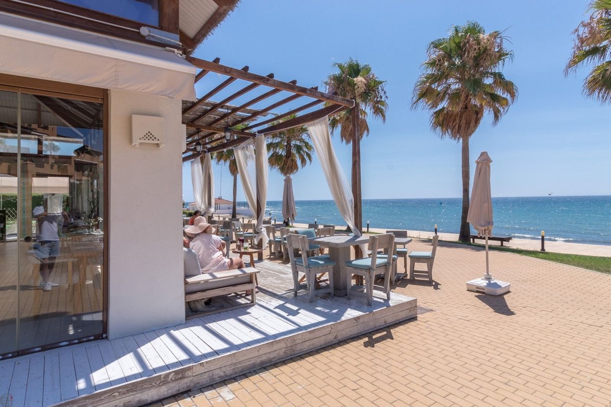 2 Bed Middle Floor Apartment in Estepona