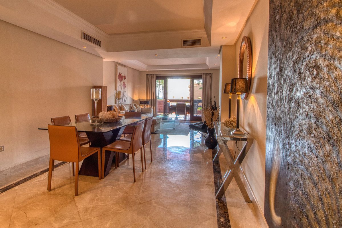 2 Bed Middle Floor Apartment in Estepona