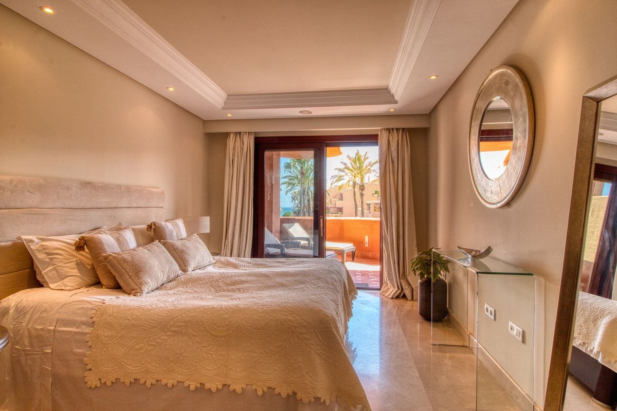 2 Bed Middle Floor Apartment in Estepona
