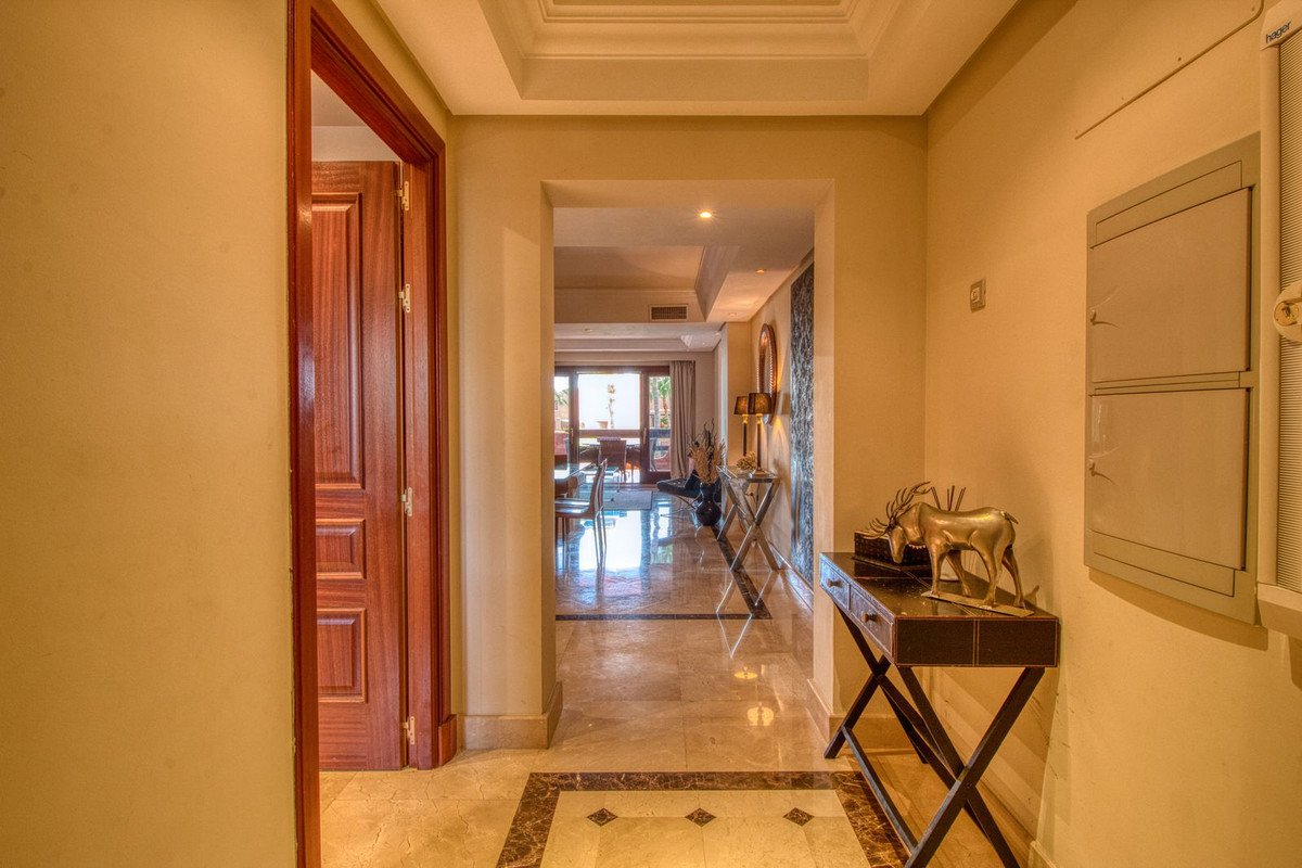 2 Bed Middle Floor Apartment in Estepona