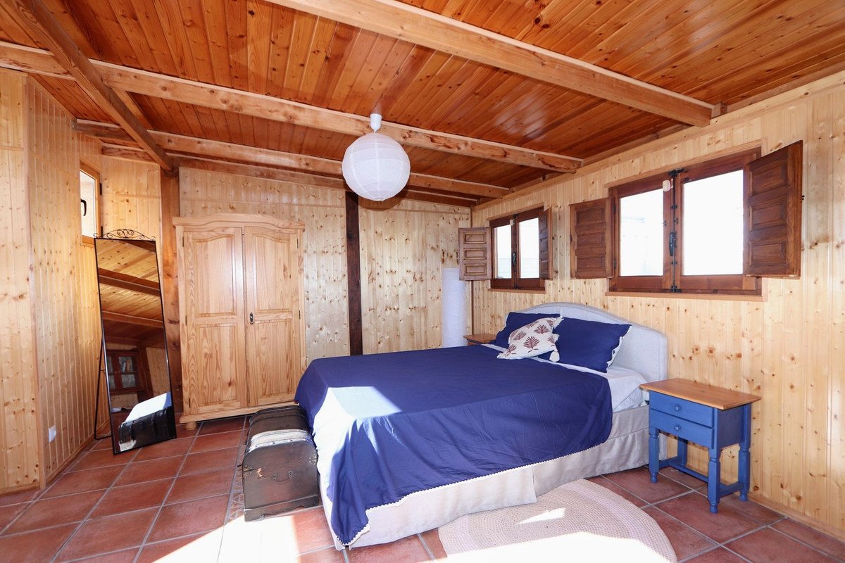 2 Bed Top Floor Apartment in Punta Prima