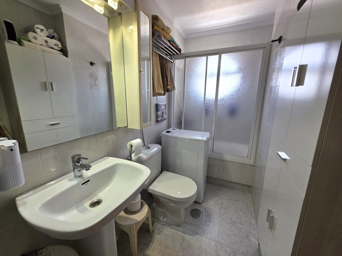 2 Bed Ground Floor Apartment in Torrevieja