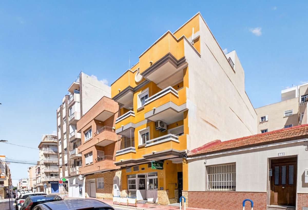 2 Bed Ground Floor Apartment in Torrevieja