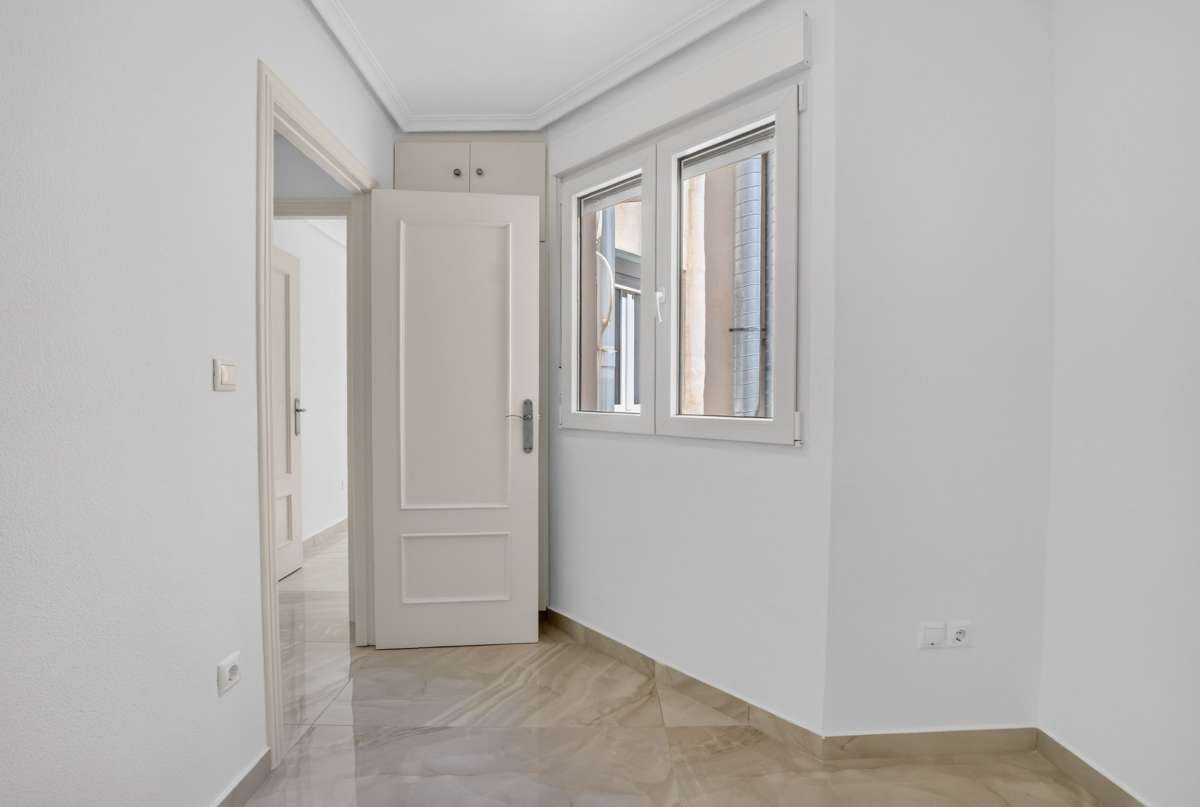 2 Bed Ground Floor Apartment in Torrevieja