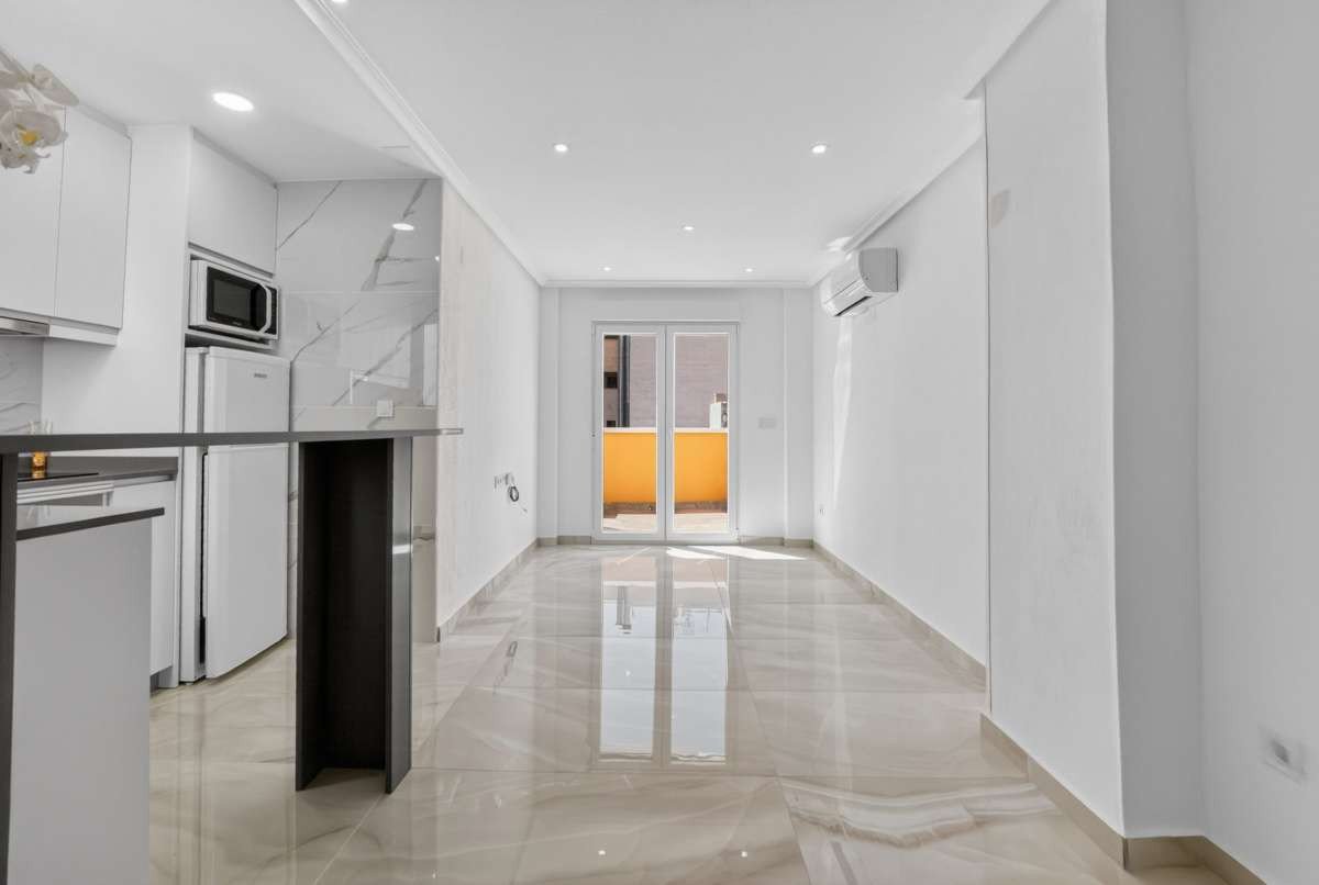 2 Bed Ground Floor Apartment in Torrevieja