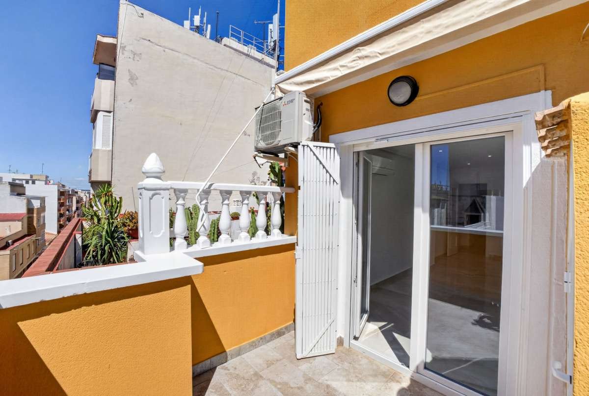 2 Bed Ground Floor Apartment in Torrevieja