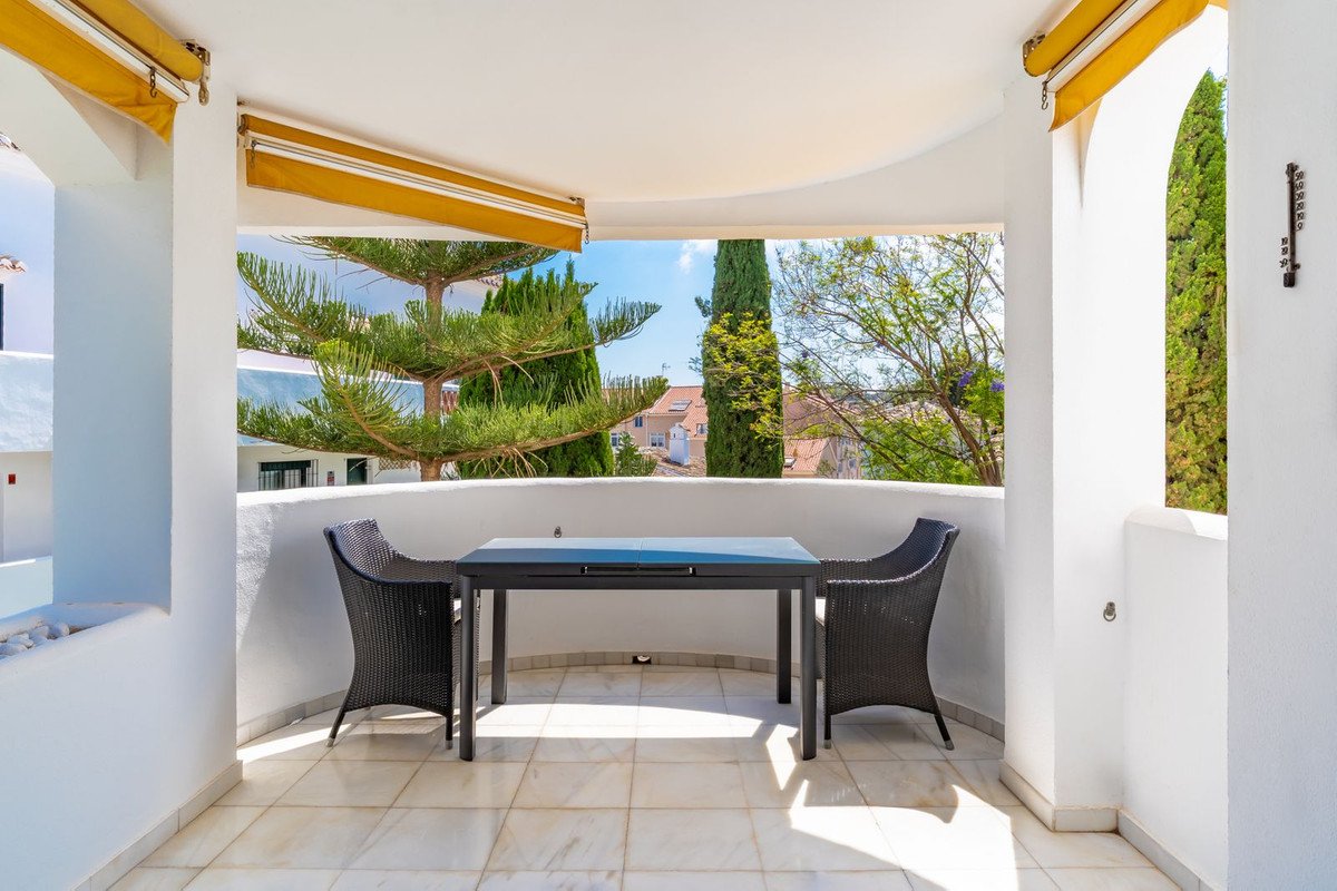 2 Bed Middle Floor Apartment in Benalmadena Costa