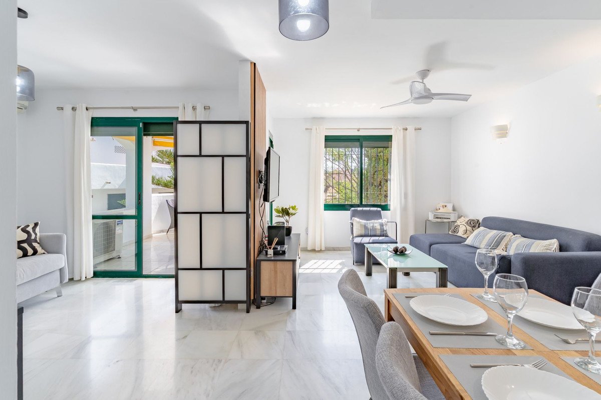 2 Bed Middle Floor Apartment in Benalmadena Costa