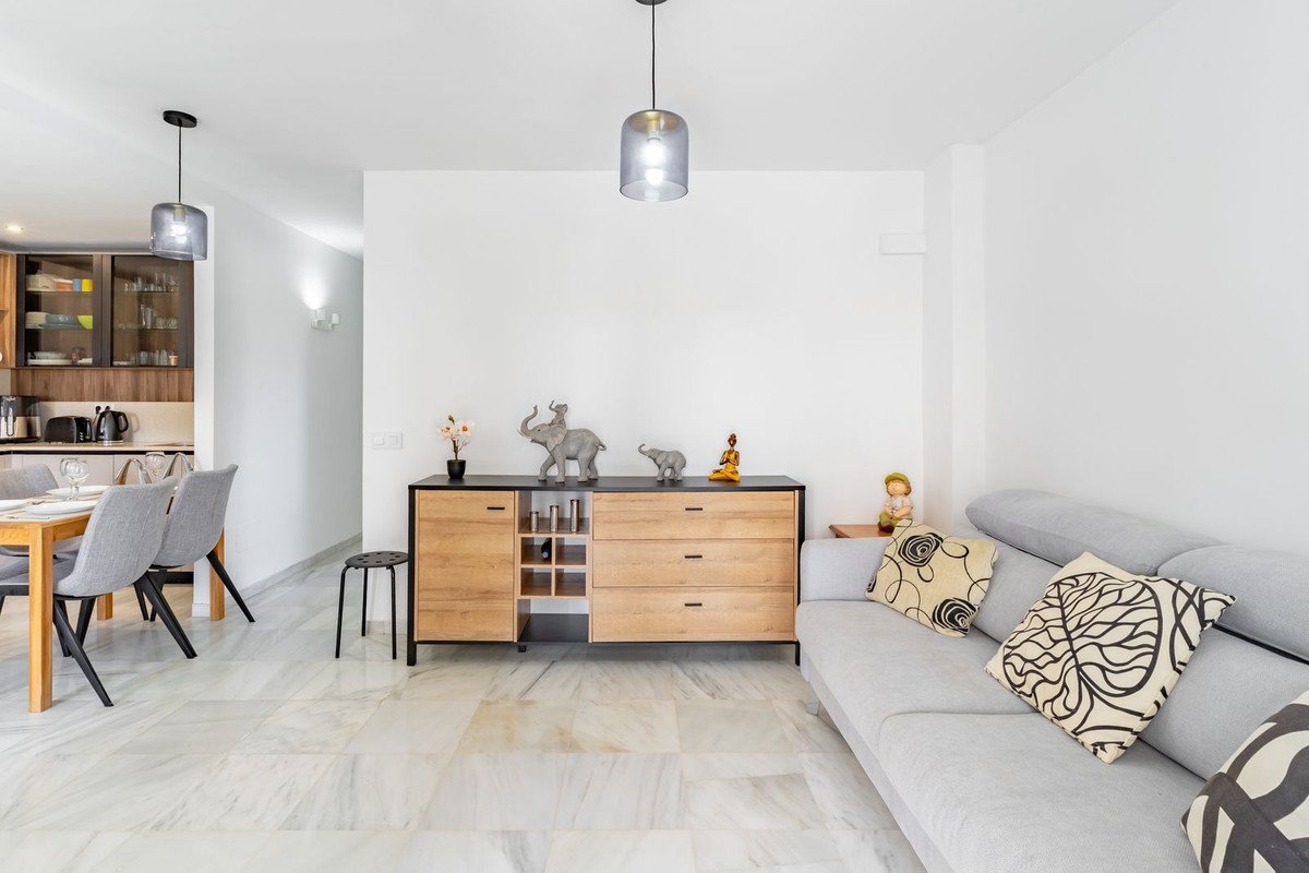 2 Bed Middle Floor Apartment in Benalmadena Costa