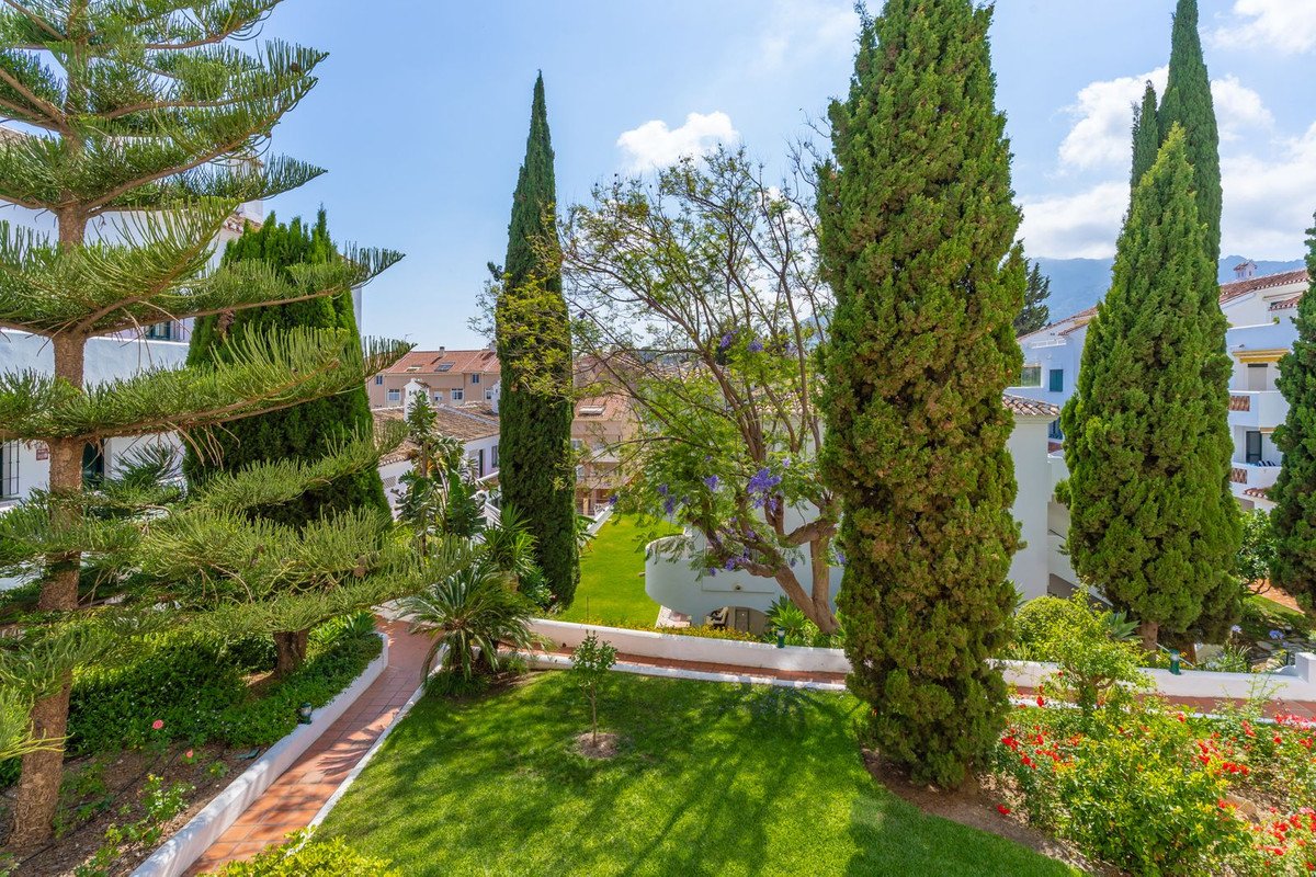 2 Bed Middle Floor Apartment in Benalmadena Costa