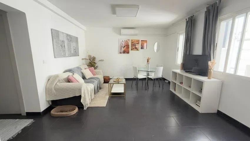2 Bed Middle Floor Apartment in Málaga