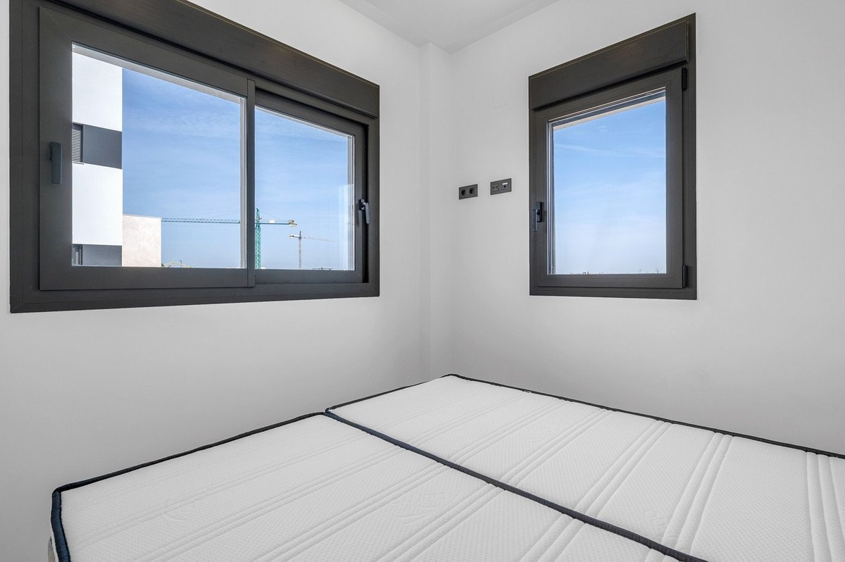 2 Bed Middle Floor Apartment in Torre-Pacheco