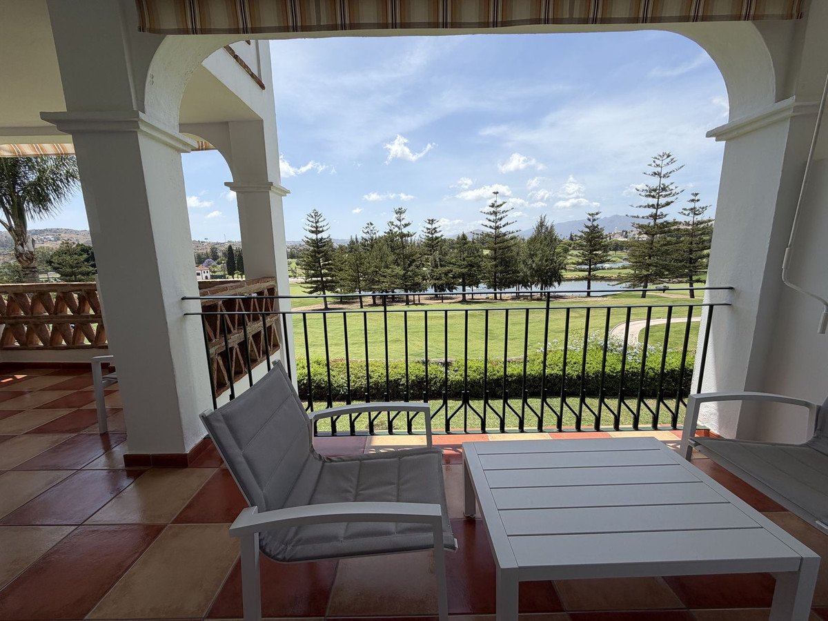 2 Bed Middle Floor Apartment in Mijas Golf