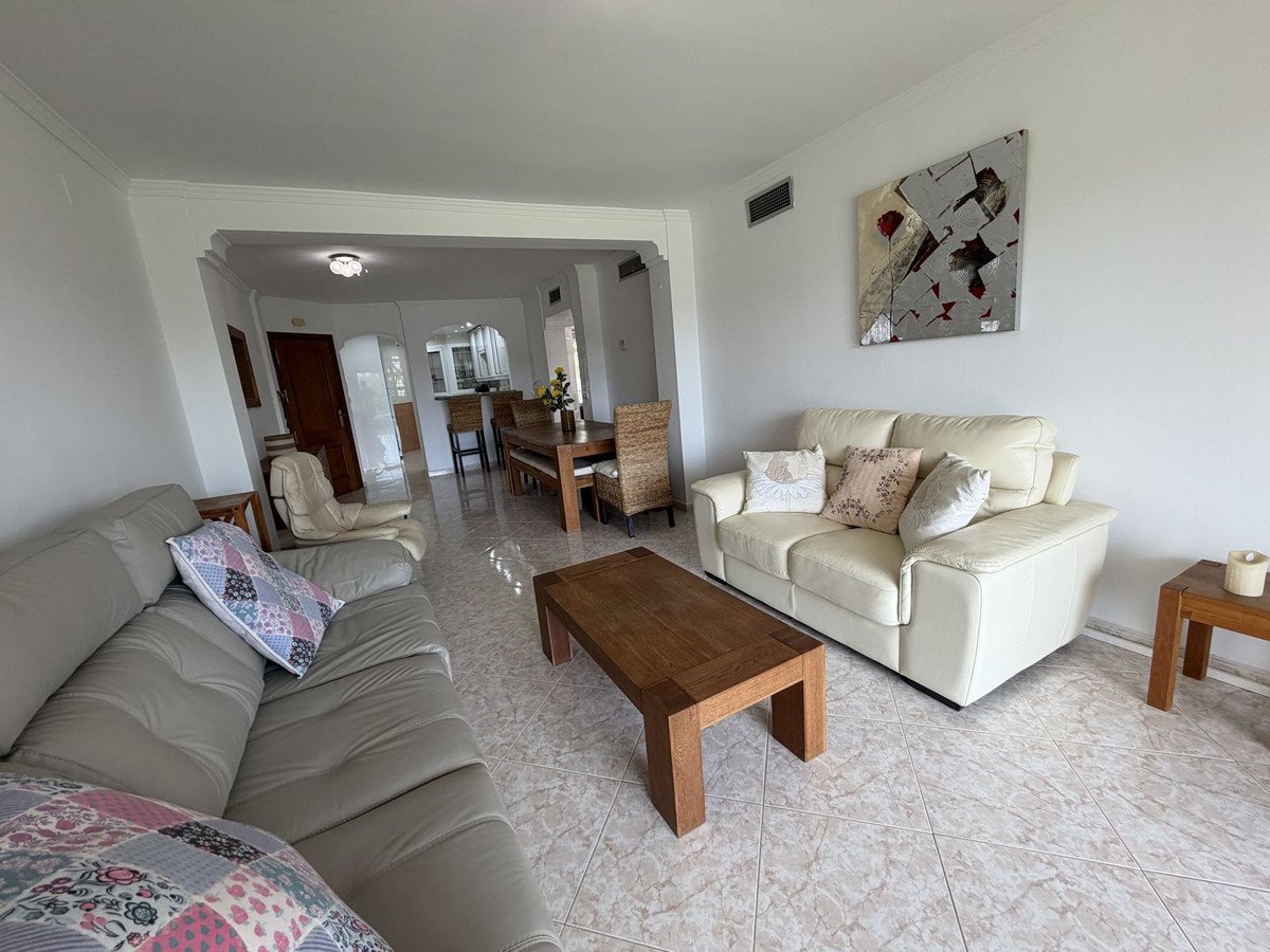 2 Bed Middle Floor Apartment in Mijas Golf