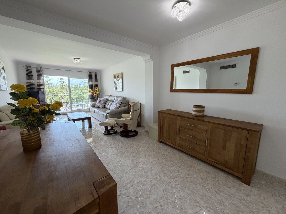2 Bed Middle Floor Apartment in Mijas Golf