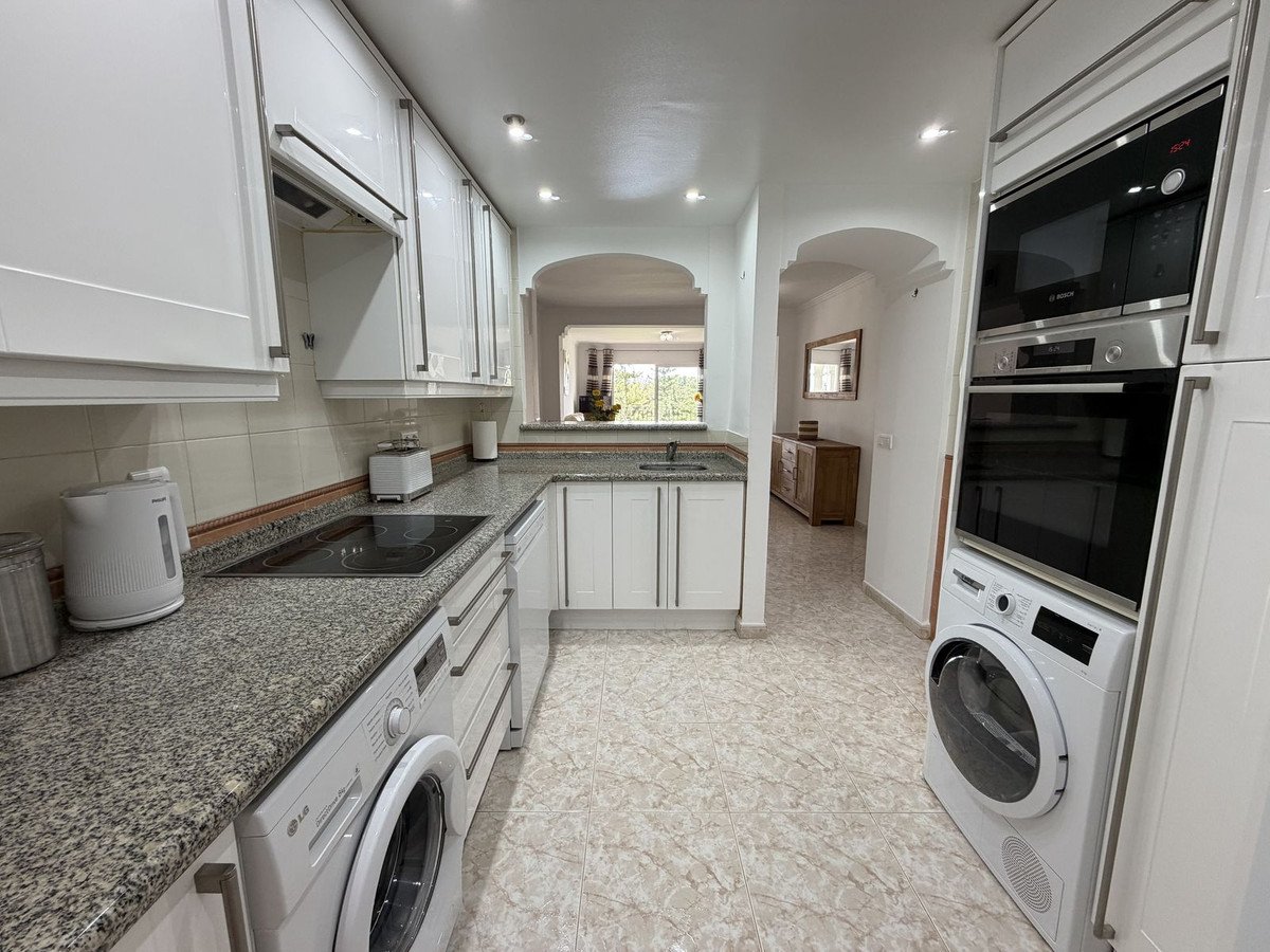2 Bed Middle Floor Apartment in Mijas Golf