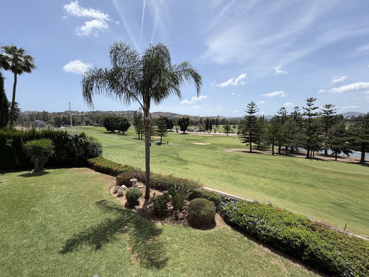 2 Bed Middle Floor Apartment in Mijas Golf
