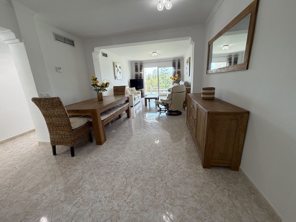 2 Bed Middle Floor Apartment in Mijas Golf