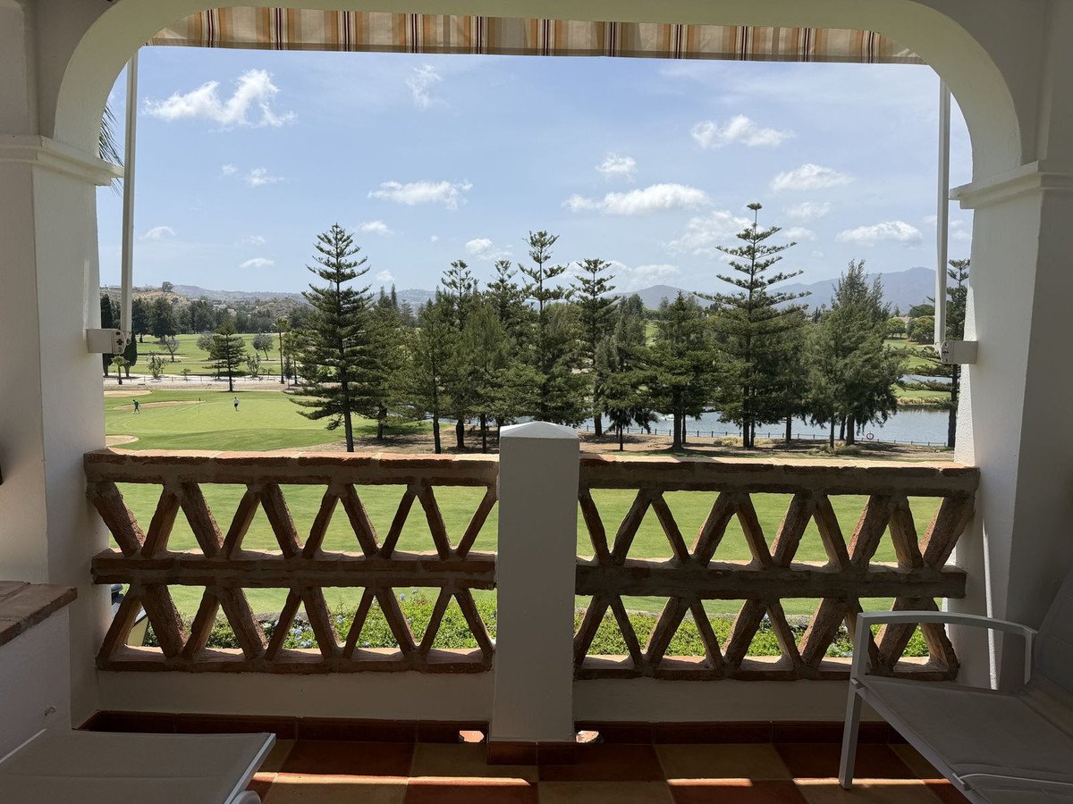 2 Bed Middle Floor Apartment in Mijas Golf