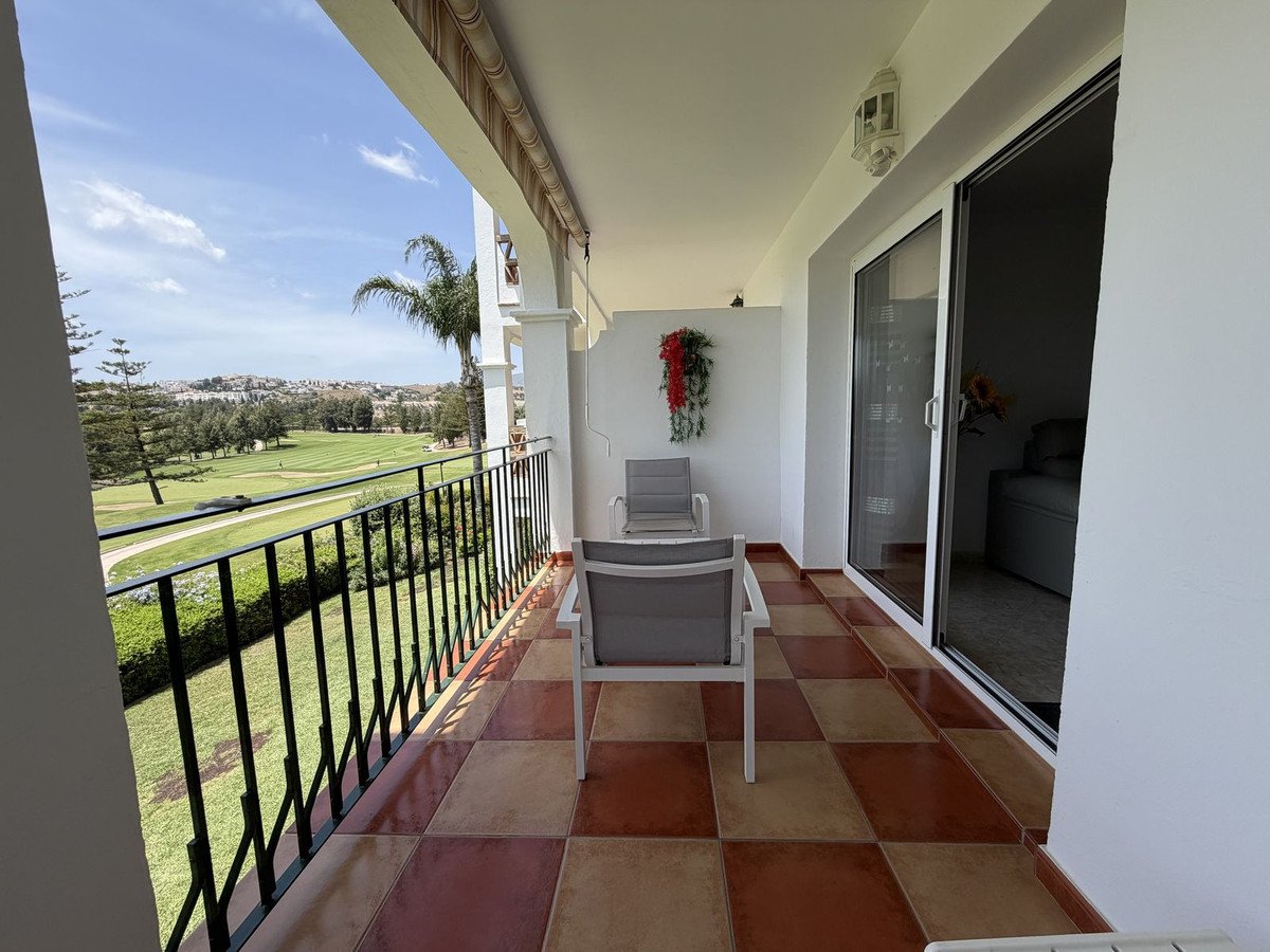 2 Bed Middle Floor Apartment in Mijas Golf