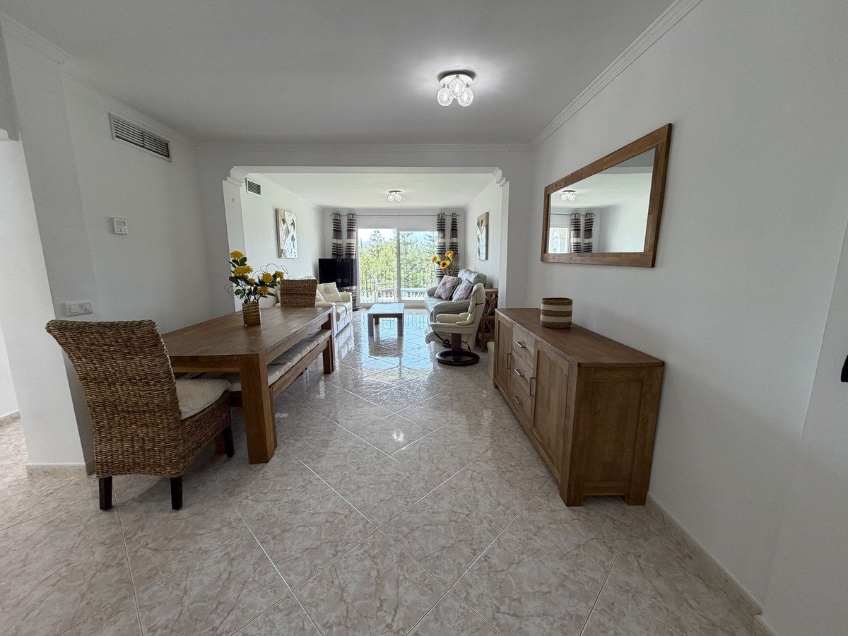 2 Bed Middle Floor Apartment in Mijas Golf