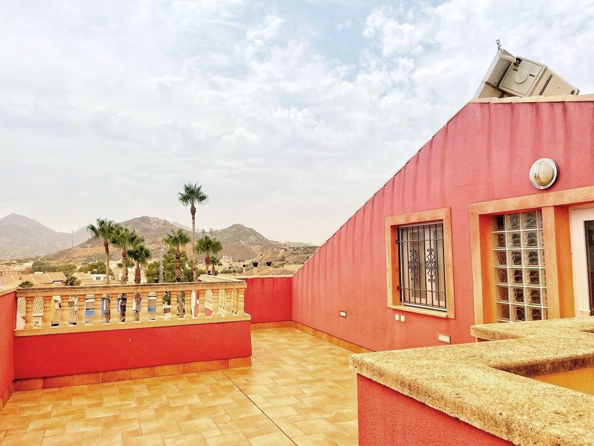 6 Bed Semi-Detached House in Mazarrón