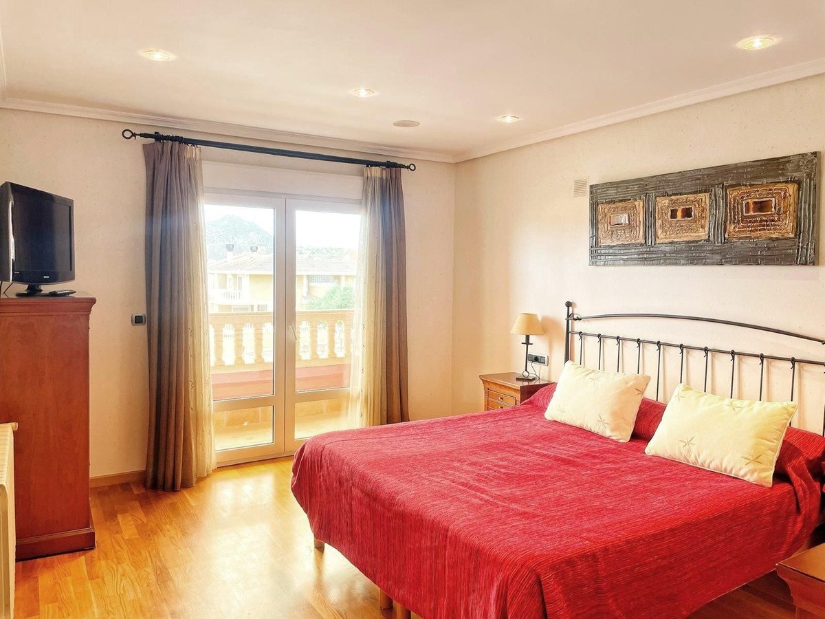 6 Bed Semi-Detached House in Mazarrón