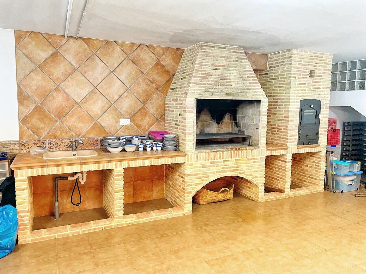 6 Bed Semi-Detached House in Mazarrón