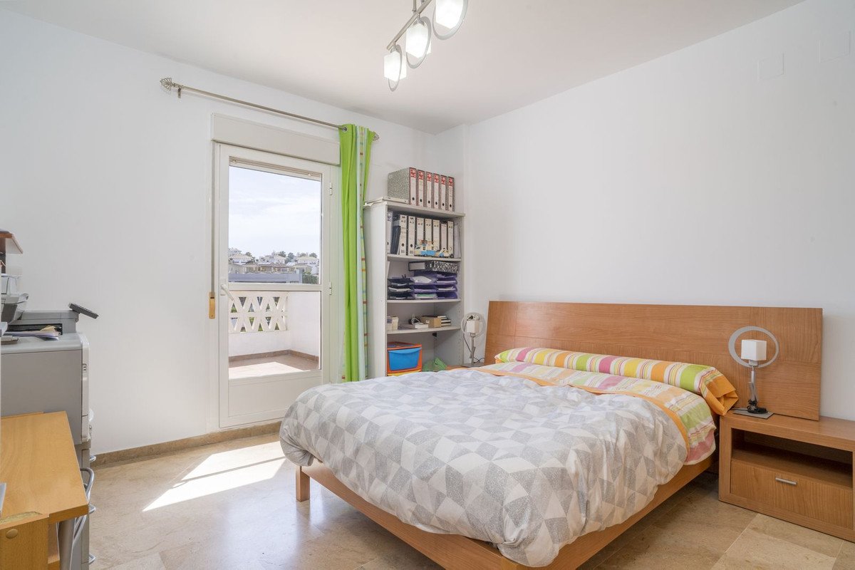 3 Bed Penthouse Duplex in Selwo