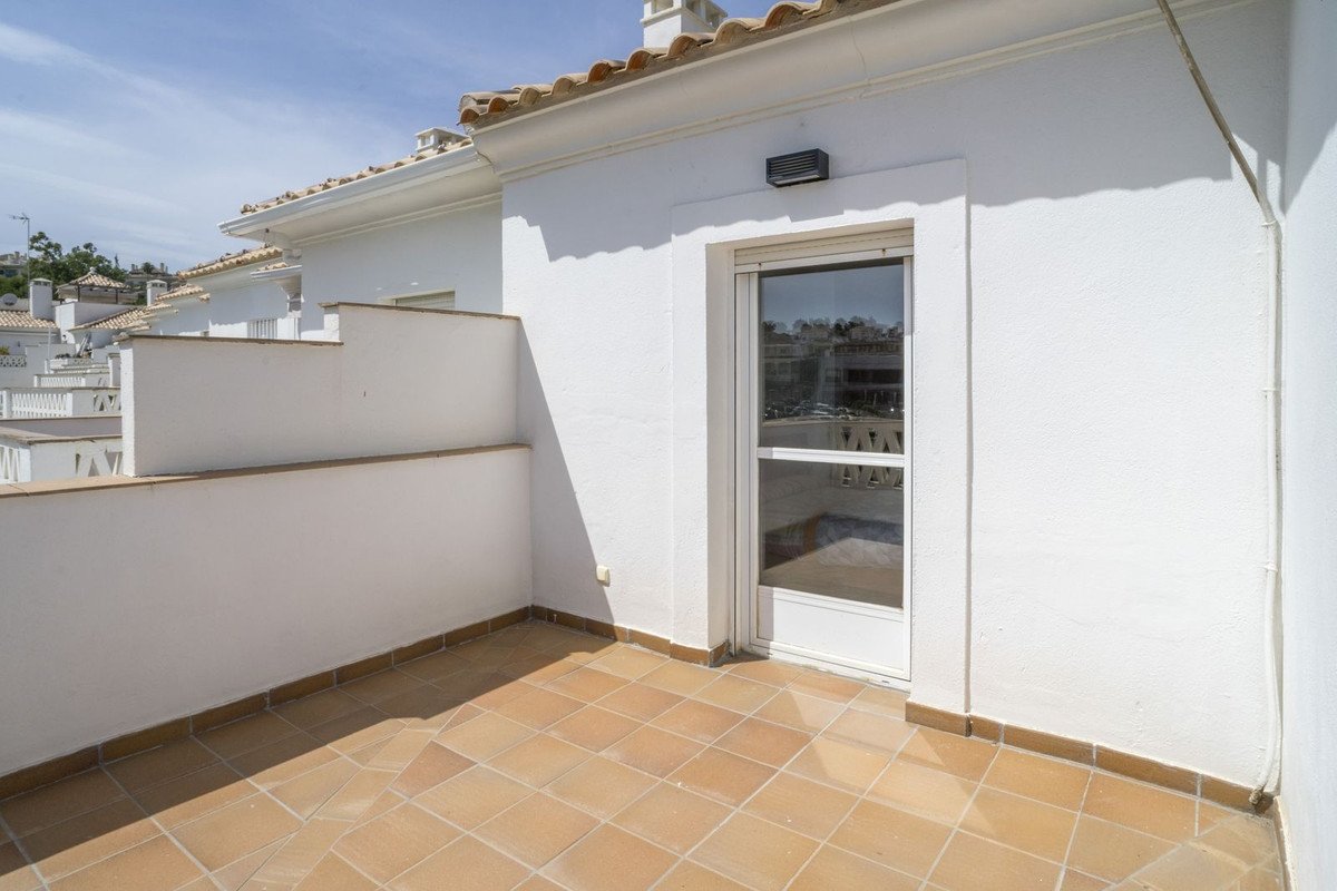 3 Bed Penthouse Duplex in Selwo