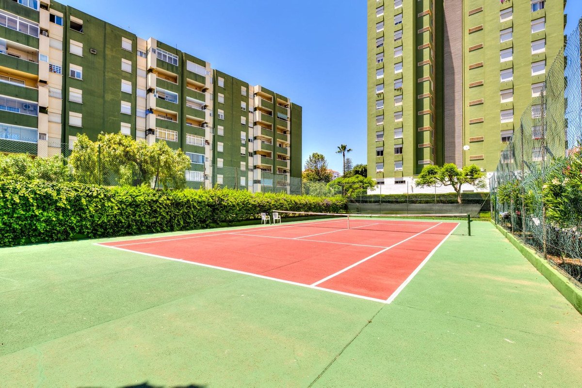 3 Bed Middle Floor Apartment in Fuengirola