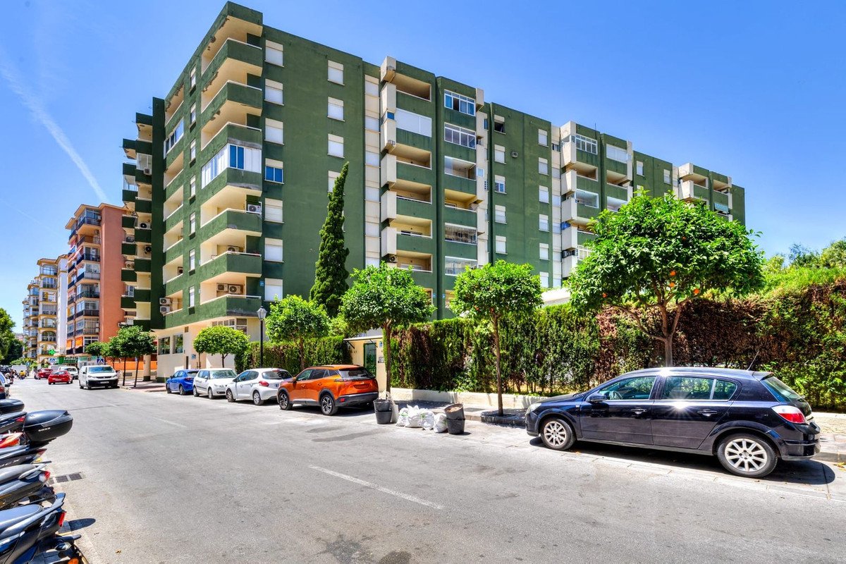 3 Bed Middle Floor Apartment in Fuengirola