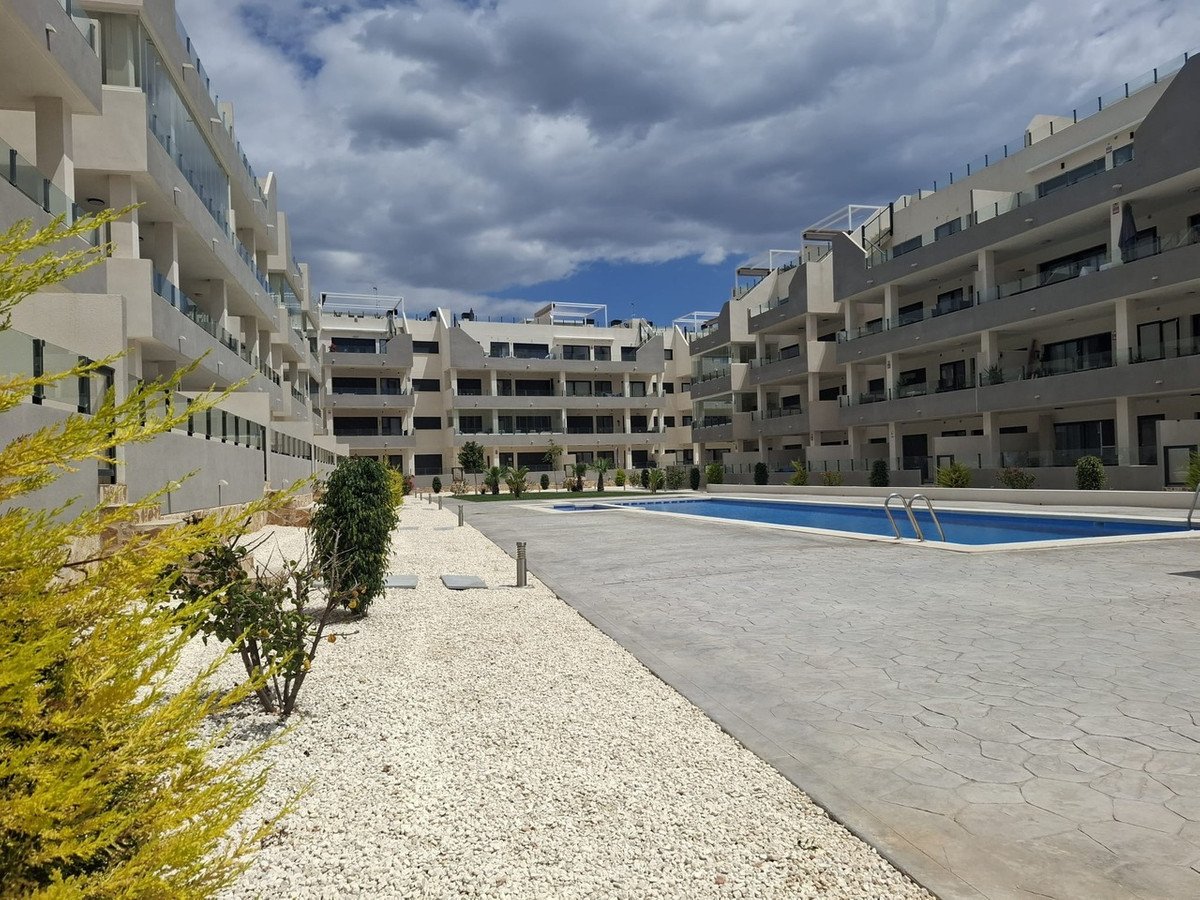3 Bed Middle Floor Apartment in Los Dolses