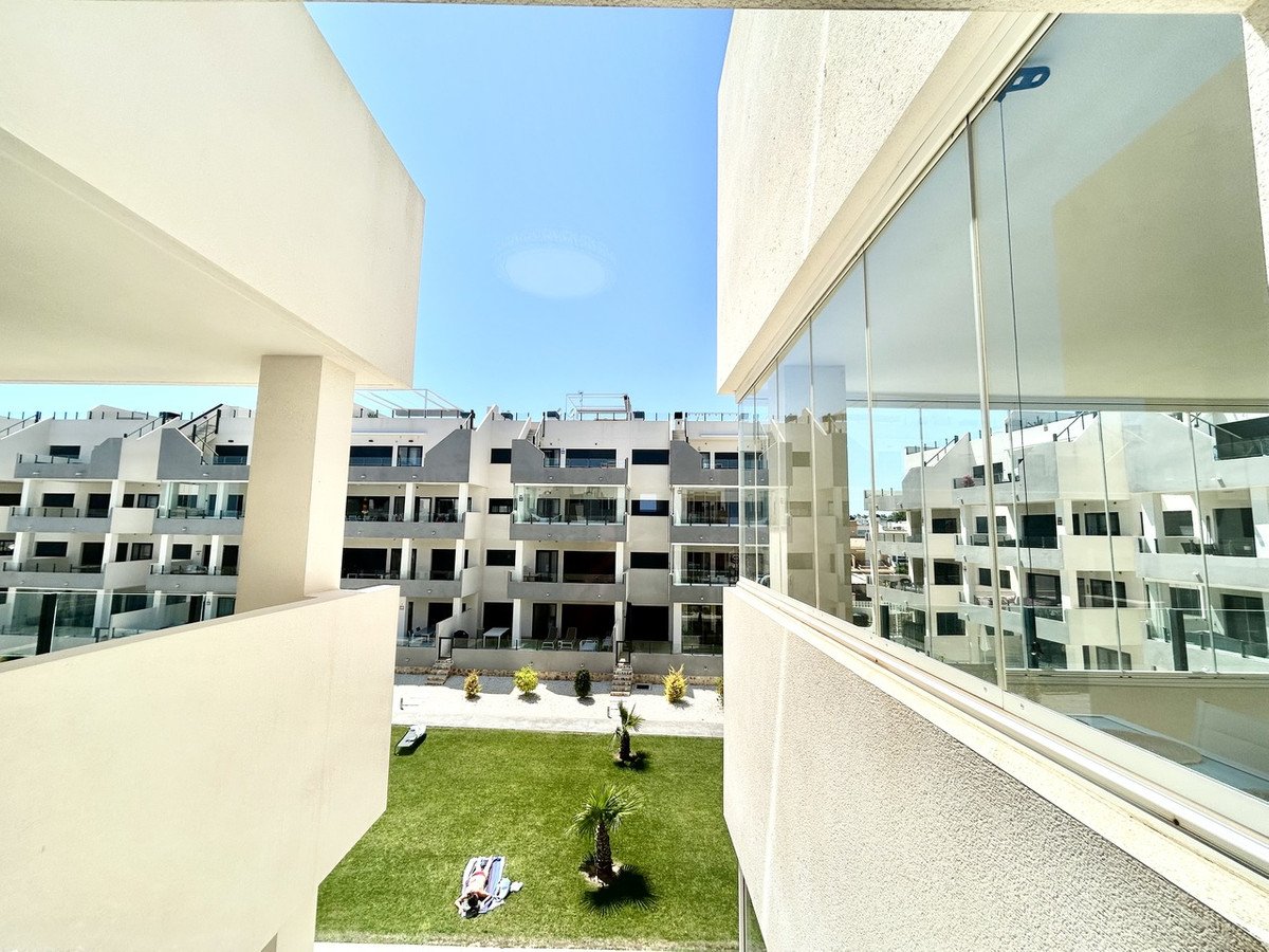 3 Bed Middle Floor Apartment in Los Dolses