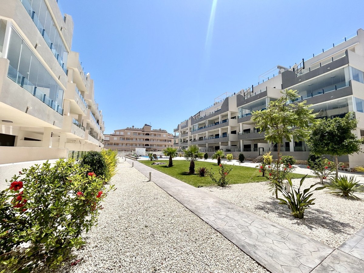 3 Bed Middle Floor Apartment in Los Dolses