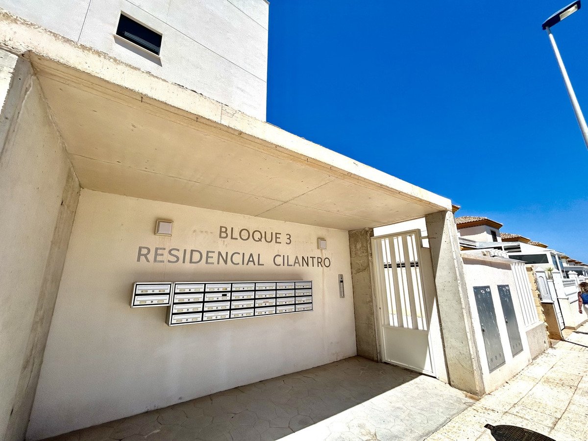 3 Bed Middle Floor Apartment in Los Dolses