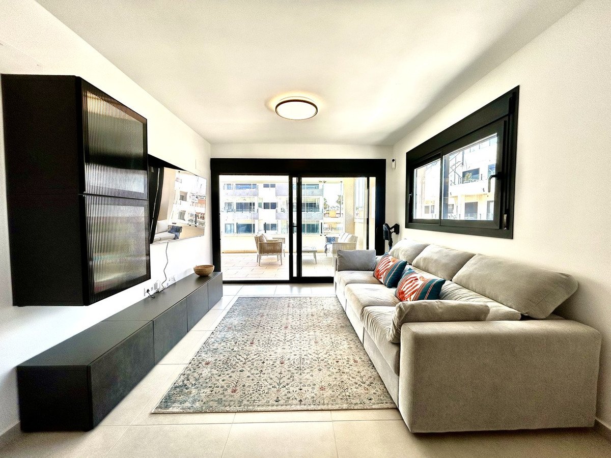 3 Bed Middle Floor Apartment in Los Dolses