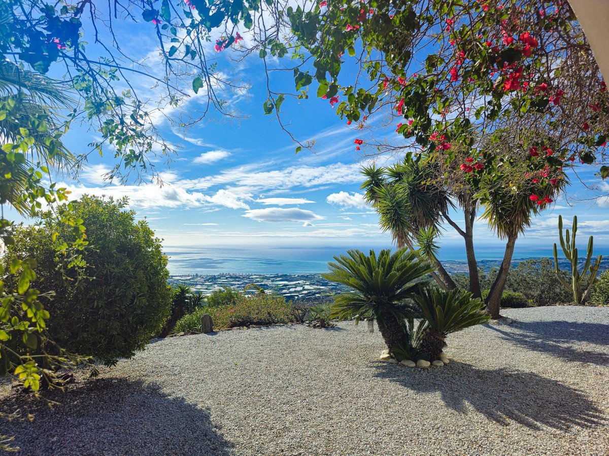 3 Bed Detached Villa in Arenas