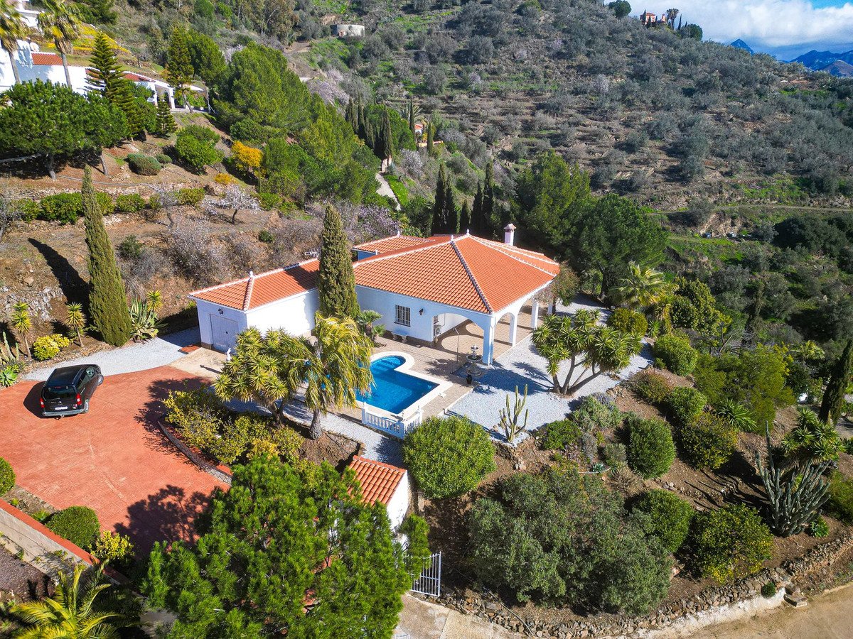3 Bed Detached Villa in Arenas