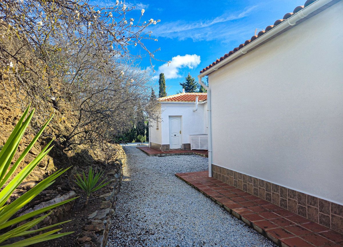 3 Bed Detached Villa in Arenas