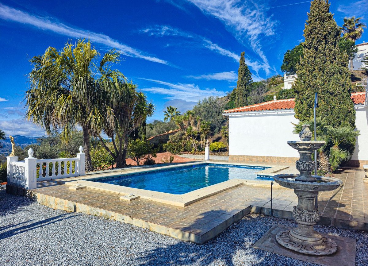 3 Bed Detached Villa in Arenas