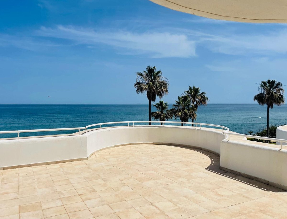 2 Bed Ground Floor Apartment in Estepona