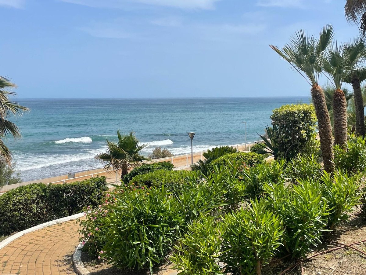 2 Bed Ground Floor Apartment in Estepona