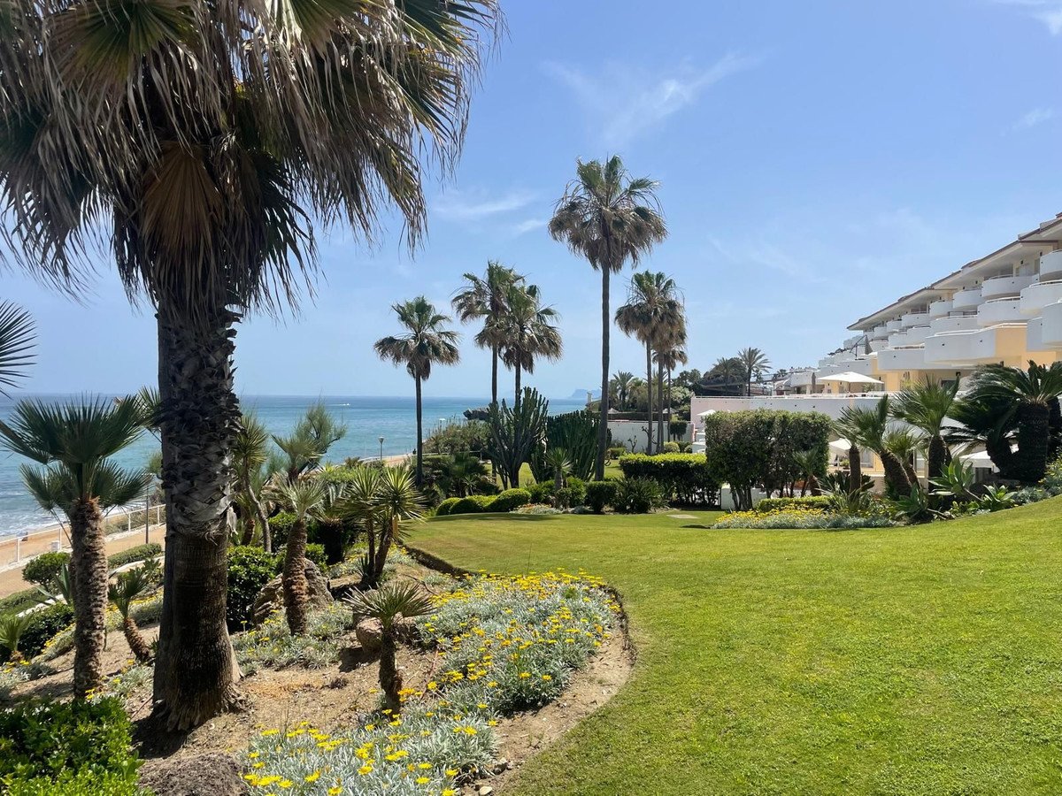 2 Bed Ground Floor Apartment in Estepona