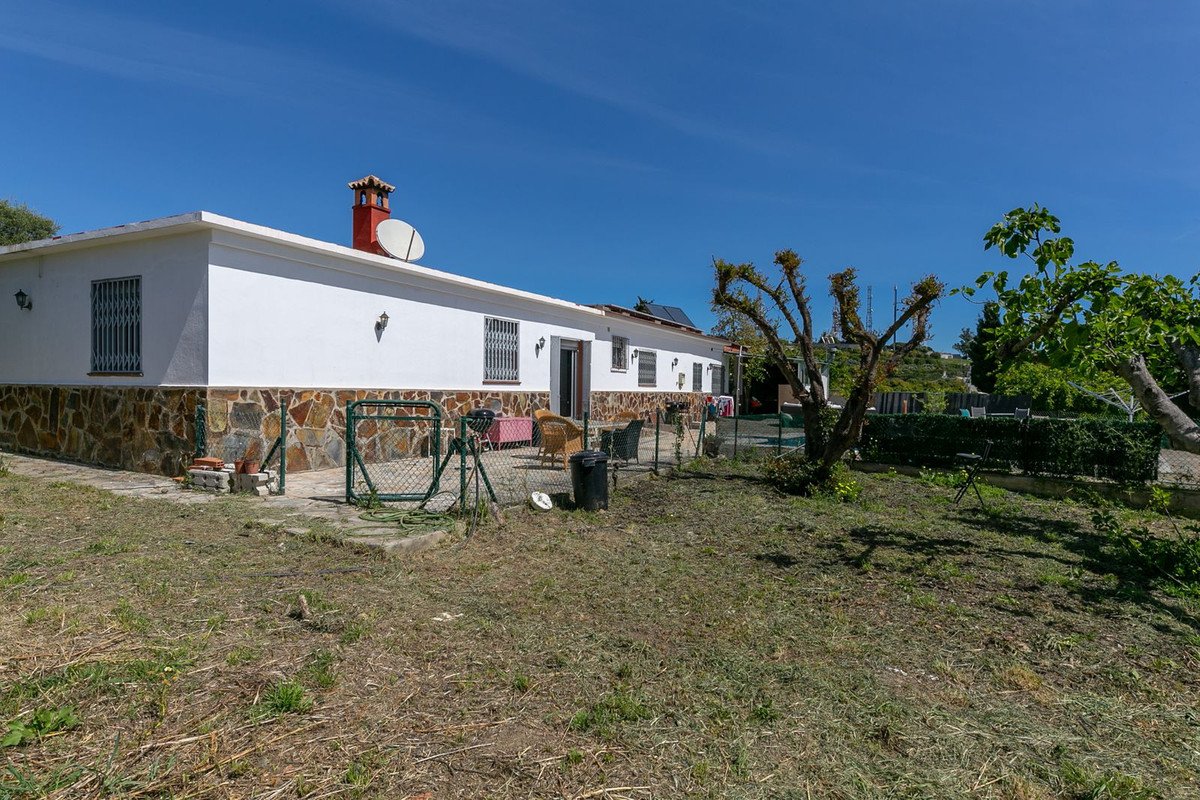 10 Bed Finca - Cortijo in Estepona