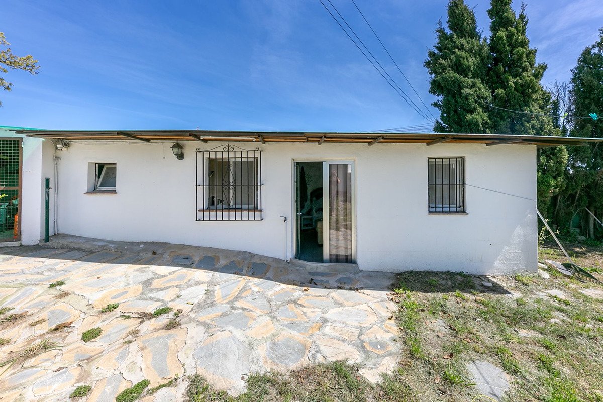 10 Bed Finca - Cortijo in Estepona