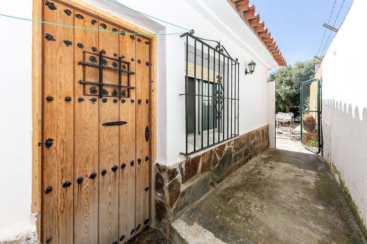 10 Bed Finca - Cortijo in Estepona
